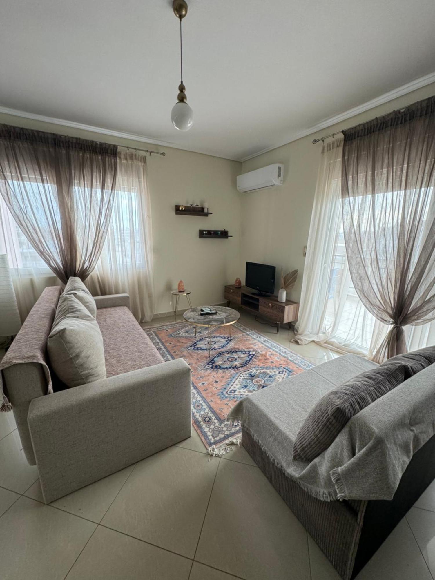 Zoe's Luxury Homes Apartment